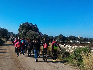 antica-trasversale-sicula-oltre-250-camminatori-tagliano-il-traguardo-a-camarina