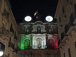 palazzo-cavarretta-col-tricolore-ma-nessun-maxi-schermo-per-la-finale