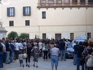 mazara-la-citta-si-stringe-attorno-alla-famiglia-di-marco