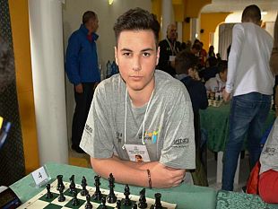 gabriele-marino-vince-i-giochi-sportivi-degli-scacchi-al-liceo-adria-ballatore