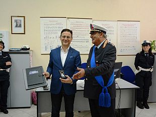 il-sindaco-quinci-in-visita-alla-sede-della-polizia-municipale