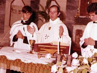 castelvetrano-storia-della-casula-di-padre-pino-puglisi-che-celebrava-messa-presso-la-chiesa-della-salute