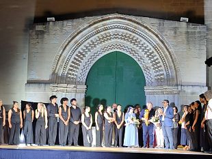 al-tempio-di-segesta-lo-spettacolo-antigone-degli-studenti-del-liceo-fardella-ximenes-di-trapani