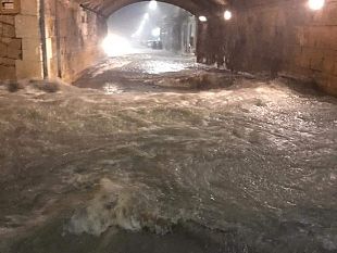 video-disagi-ed-allagamenti-in-citta-per-la-bomba-dacqua