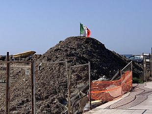 porto-di-marinelladove-ce-uno-strappo-non-si-e-mai-messa-una-pezza