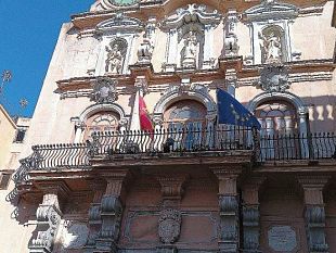 facciamo-luce-sullendometriosi-il-comune-aderisce-alla-campagna