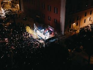 trapani-da-il-benvenuto-al-2026-piazza-municipio-gremita-per-la-notte-di-san-silvestro