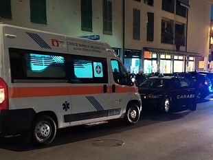un-giovane-in-evidente-stato-di-alterazione-semina-il-panico-in-centro-a-castelvetrano
