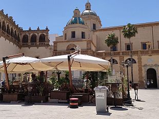mazara-il-caso-dei-gazebi-in-piazza-della-repubblica