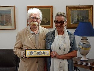 il-sindaco-cristaldi-incontra-l-artista-roswitha-schulz