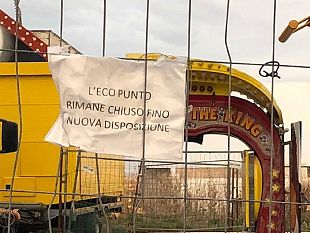 e-poi-non-ne-rimase-nessuno-anche-leco-punto-di-via-roma-chiuso-ed-ora-tenetevela-a-casa-la-spazzatura