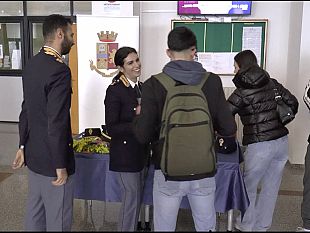 giornata-internazionale-della-donna-trapani-la-polizia-incontra-gli-studenti-del-polo-universitario