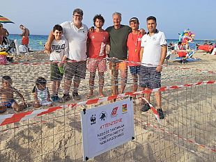 san-vito-tartaruga-depone-le-uova-in-spiaggia-sotto-il-controllo-della-guardia-costiera