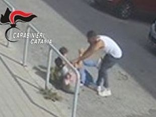 scippi-violenti-a-due-donne-nel-catanese-arrestato-46enne