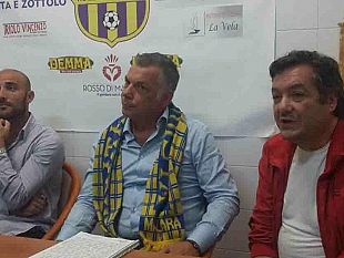 mazara-calcio-presentato-ufficialmente-in-conferenza-stampa-il-neo-presidente-dei-gialloblu-dott-franzone-accolto-da-grande-e-lungo-applauso