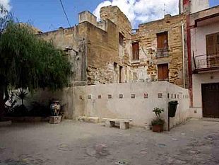 mazara-il-duemila-studio-di-dettaglio-del-centro-storico-cittadino