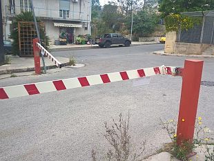 ignoti-hanno-divelto-una-sbarra-che-delimitava-laccesso-al-parcheggio-del-pronto-soccorso