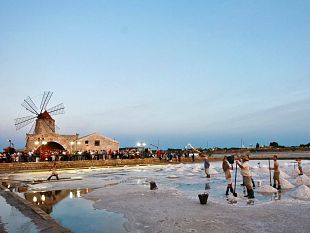 nubia-ritorna-rosso-aglio-e-bianco-sale