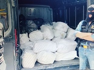 catania-la-gdf-sequestra-due-tonnellate-di-cocaina-purissima