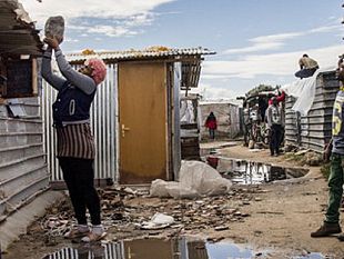 campo-migranti-ghetto-nella-ex-calcestruzzi-selinunte-i-consiglieri-campagna-viola-milazzo-e-stuppia-interrogano-il-sindaco