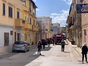 a-fuoco-la-lavastoviglie-paura-nel-quartiere-vigili-del-fuoco-in-azione