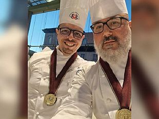 onorificenza-per-25-anni-di-carriera-agli-chef-paolo-austero-e-antonino-fratello