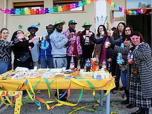 chiacchiere-e-integrazione-a-buseto-palizzolo-il-carnevale-multiculturale-che-unisce