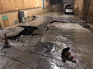 nubifragio-a-castelvetrano-voragine-in-via-del-re-vicino-molini-del-ponte-segnalazioni-al-389-6542370
