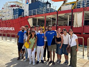 una-delegazione-dei-giovani-democratici-di-mazara-e-del-circolo-pd-a-bordo-della-nave-ong-mediterranea