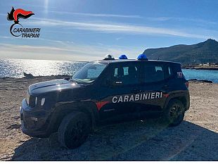 favignana-minaccia-il-figlio-con-una-pistola-a-salve-e-prova-ad-investire-i-carabinieri