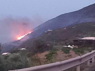pantelleria-vasto-incendio-divampato-a-khamma