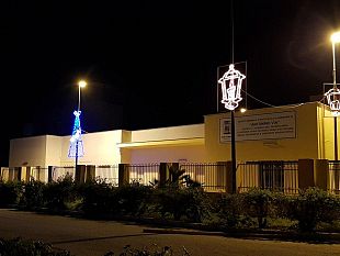 luci-accese-al-centro-nino-via-in-memoria-delleroe-trapanese