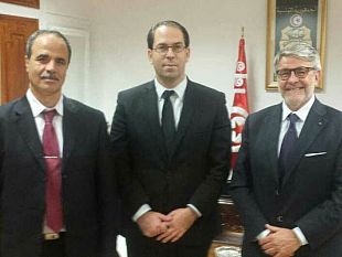 auguri-di-tumbiolo-e-cracolici-al-designato-primo-ministro-tunisino-chahed-amico-del-distretto-e-gia-presente-a-blue-sea-land-2015