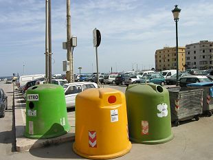 raccolta-differenziata-si-inizia-a-fare-sul-serio-controlli-serrati-e-multe-per-chi-non-rispetta-le-regole