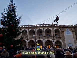 mazara-con-il-volo-della-befana-cala-il-sipario-sugli-eventi-natalizi-e-dinizio-anno