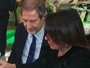 consegnato-al-presidente-musumeci-intercettato-negli-states-da-orgoglio-castelvetranese-il-dossier-per-salvare-lospedale-di-castelvetrano