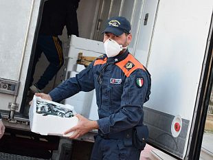 pescatori-e-guardia-costiera-donano-700-kg-di-prodotto-ittico