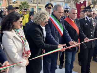 marsala-si-rifa-il-look-inaugurata-piazza-unita-ditalia-con-la-nuova-fontana-tricolore