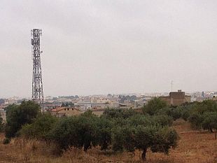 sempre-piu-antenne-di-telefonia-grandi-e-piccole-lobby-affaristica-in-citta