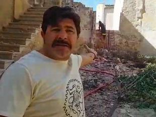 video-mazara-incendio-in-un-area-degradata-fra-piazza-san-francesco-e-la-pilazza