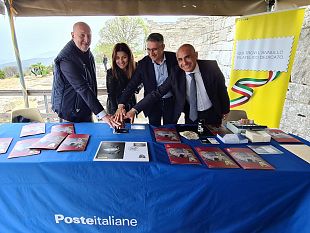 poste-italiane-presentazione-francobollo-celebrativo-del-teatro-antico-di-segesta