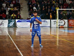 futsal-mazara-il-laterale-salvatore-bruno-resta-con-i-gialloblu