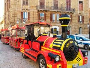 il-trenino-turistico-bella-iniziativa-ma-in-queste-condizioni-rischia-di-trasformarsi-in-un-boomerang