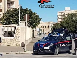 trapani-invita-a-cena-un-amico-lo-deruba-e-chiede-soldi-per-il-riscatto