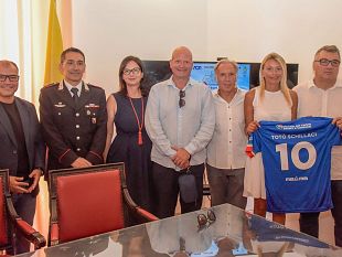 mazara-torneo-di-calcio-in-memoria-di-paolo-borsellino-giovanni-falconefrancesca-morvillo-e-gli-agenti-delle-scorte
