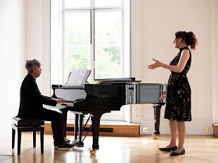 alcamo-il-18-giugno-il-concerto-missa-papae-ioannis-di-massimiliano-pace-con-il-soprano-luciana-di-bella