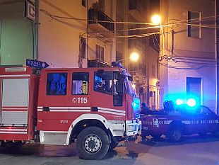 in-fiamme-un-cassonetto-dei-rifiuti-del-centro-citta