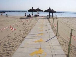 a-tre-fontane-rubati-sei-scivoli-per-i-disabili