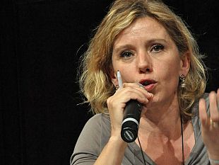 inchiostro-d-autore-concita-de-gregorio-mi-sa-che-fuori-e-primavera-mercoledi-26-agosto-2015-ore-19-00-chiostro-di-san-domenico-trapani