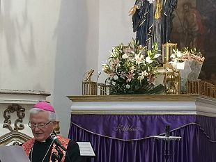 linvocazione-alladdolorata-domani-campane-a-festa-e-drappi-bianchi-alle-finestre